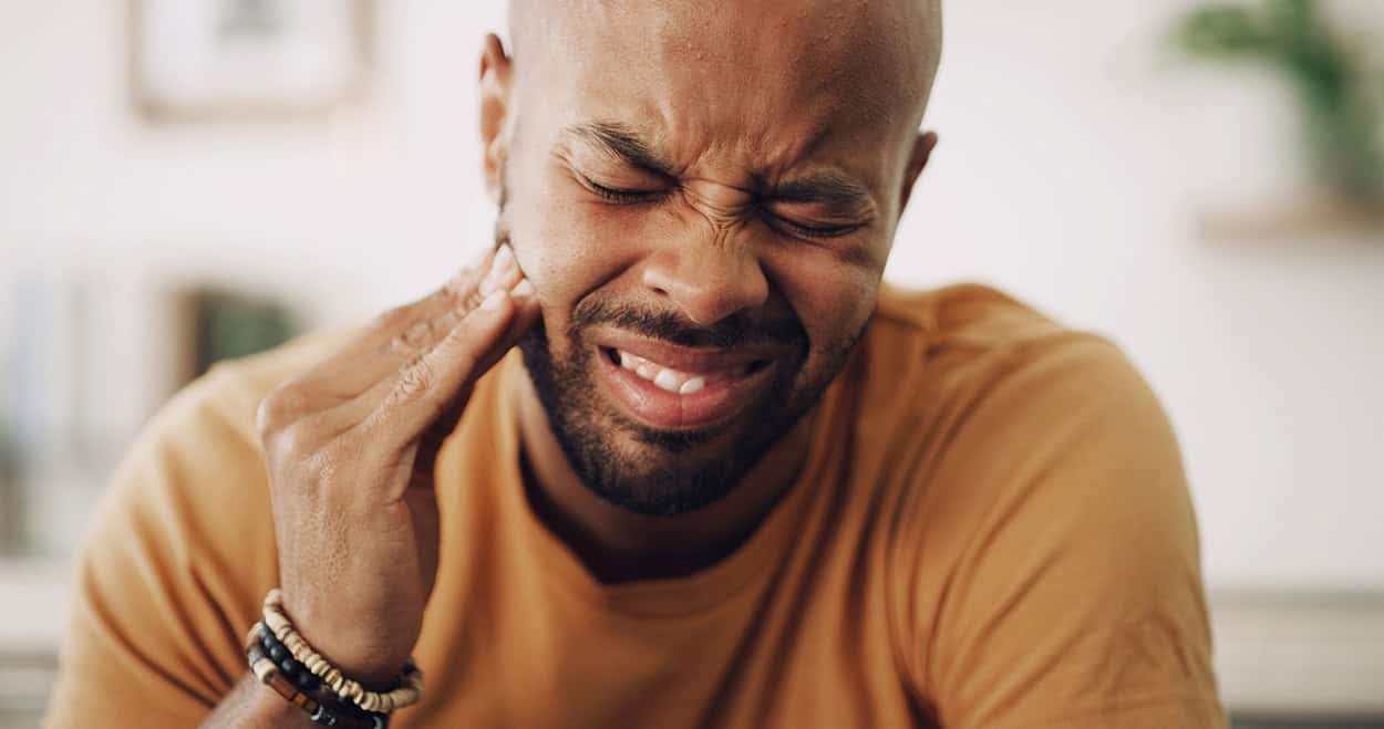 How to Handle a Toothache When Dentist Offices Are Closed