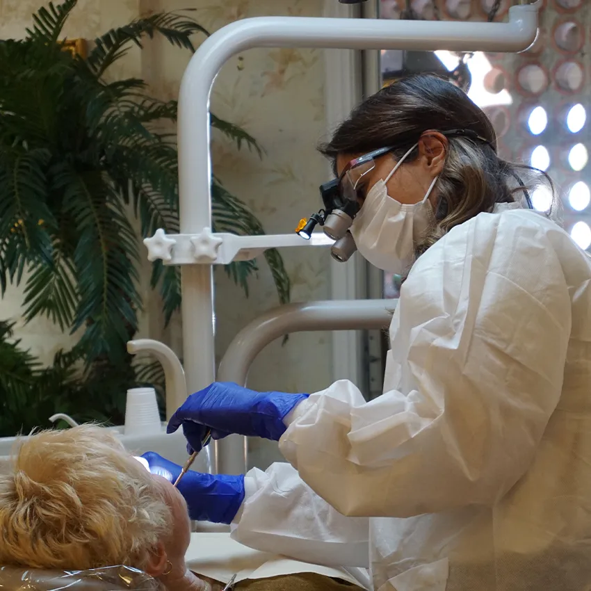 Simple and Surgical Extractions in Tustin, CA