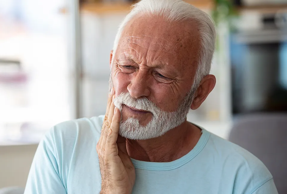 What Tooth Implant Complications Need Emergency Care?